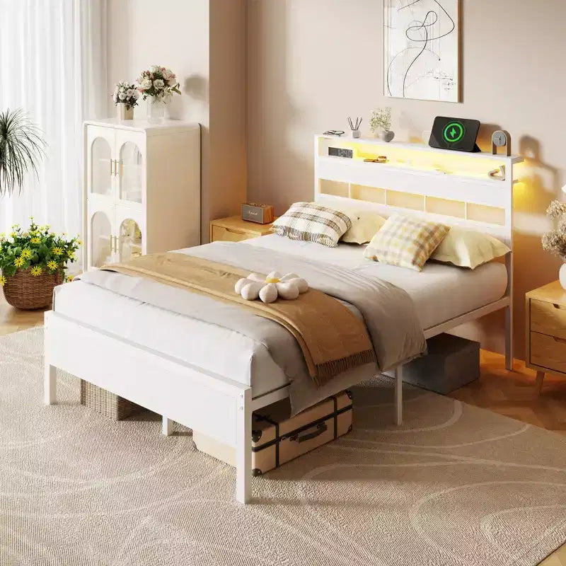 Cadre de lit blanc avec lumières LED