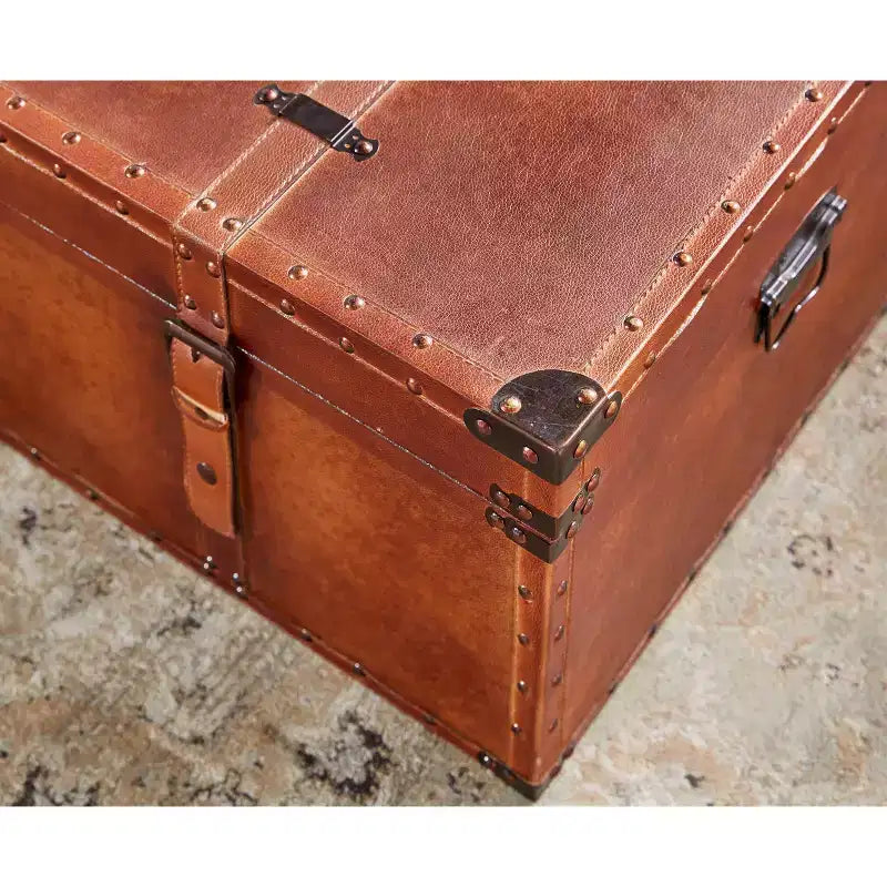 Table basse malle rectangulaire en similicuir rustique marron